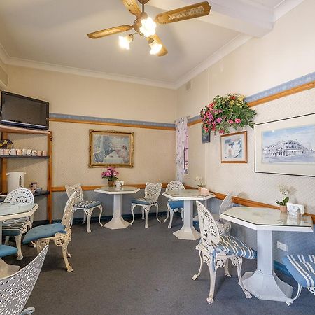 Annie'S Shandon Inn Brisbane Exterior photo